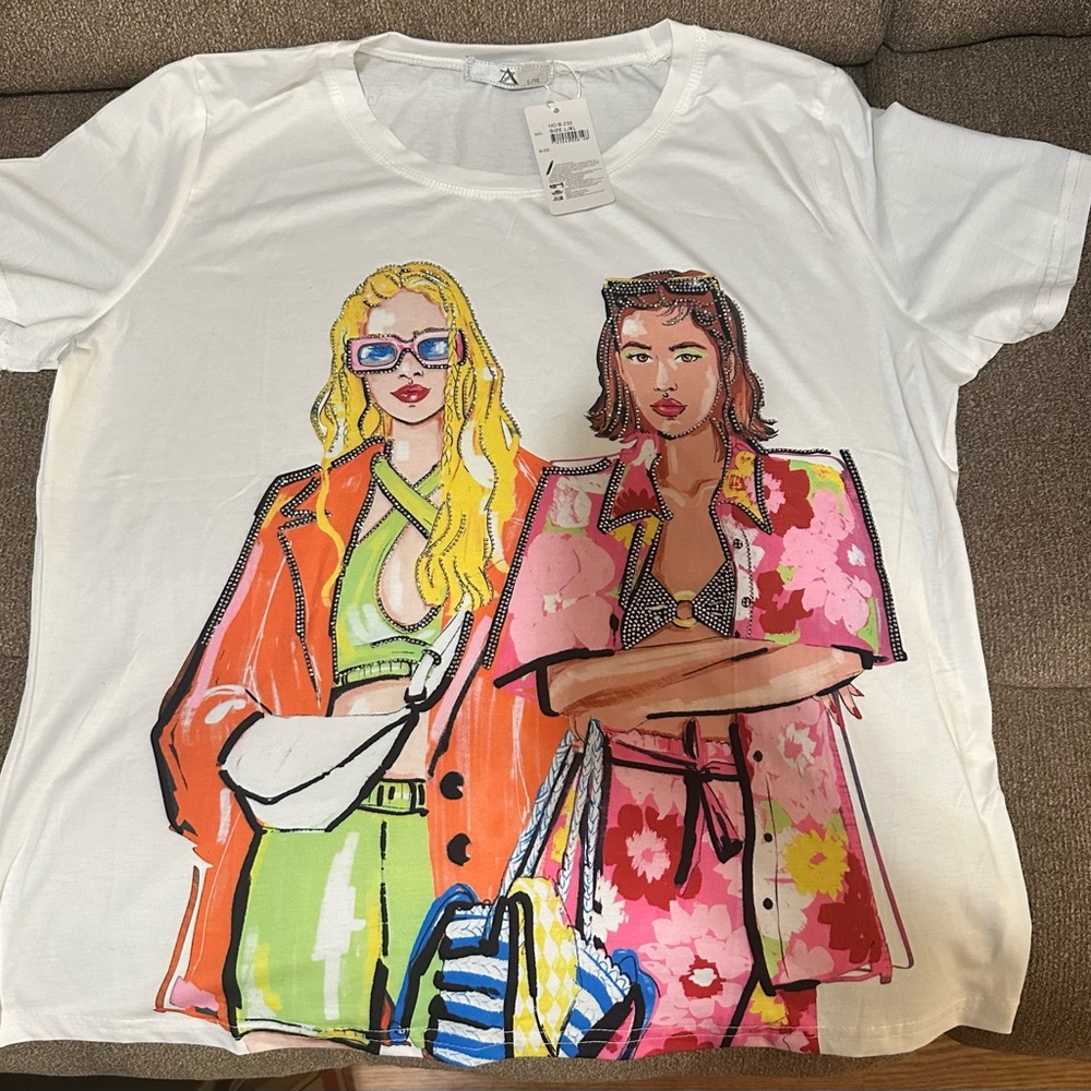 White Graphic Short Sleeve Tee with Artistic Design